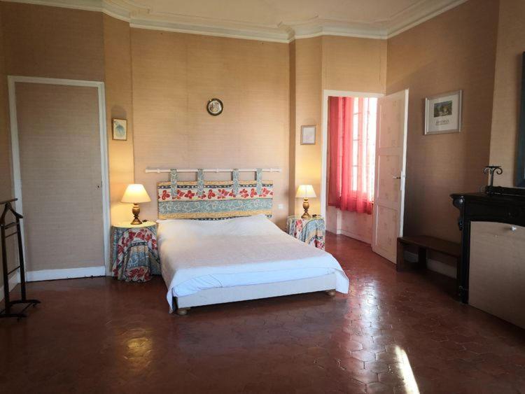 Les Volets Bleus Bed & Breakfast Salleles-d'Aude Ngoại thất bức ảnh
