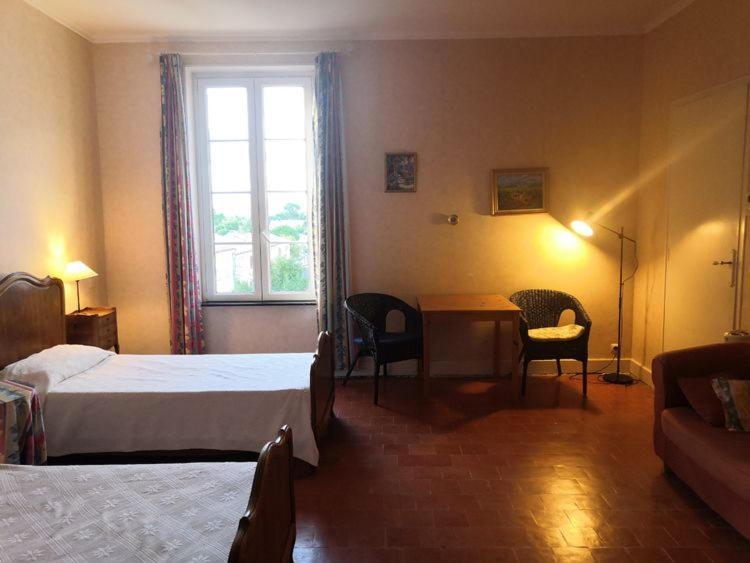 Les Volets Bleus Bed & Breakfast Salleles-d'Aude Ngoại thất bức ảnh