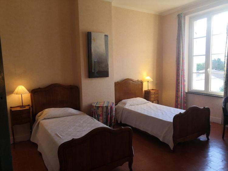 Les Volets Bleus Bed & Breakfast Salleles-d'Aude Ngoại thất bức ảnh