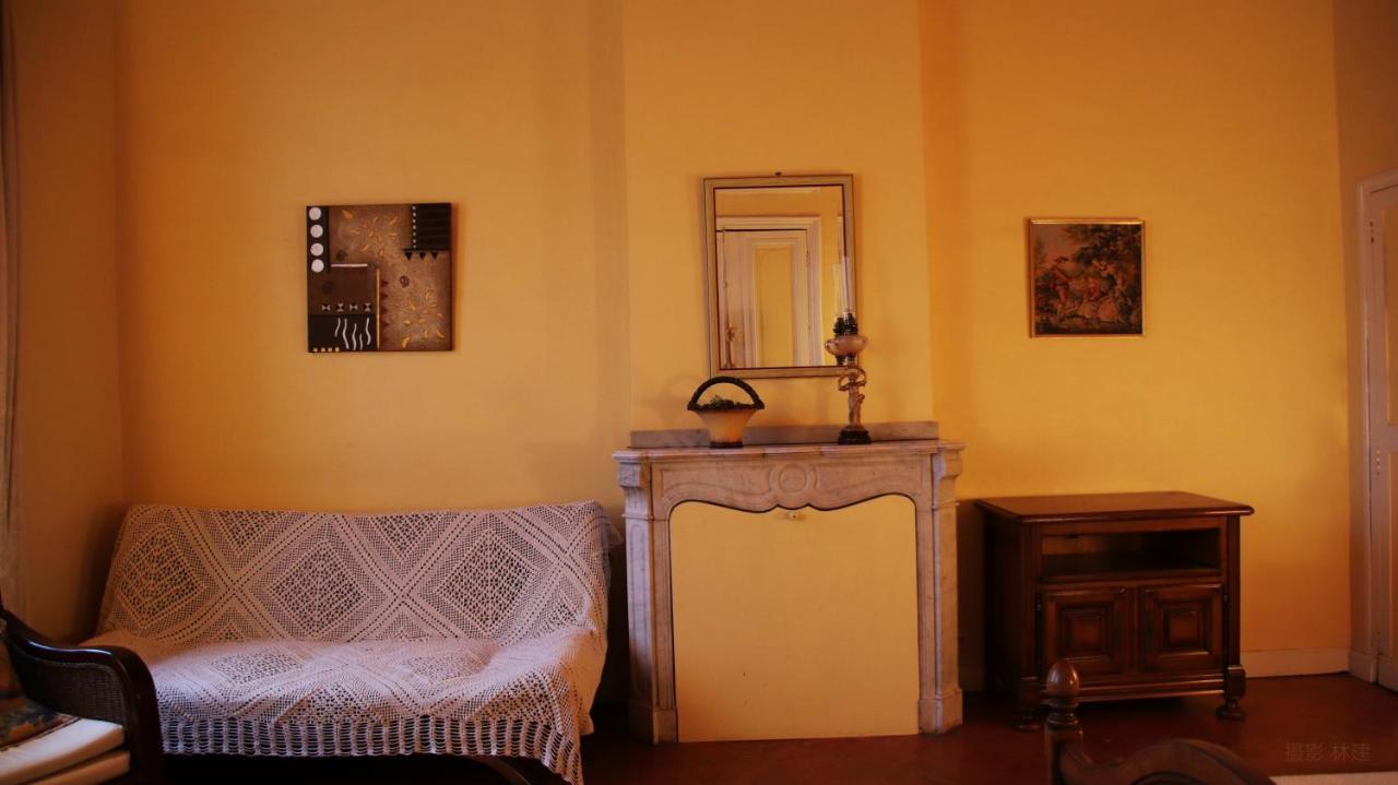 Les Volets Bleus Bed & Breakfast Salleles-d'Aude Ngoại thất bức ảnh