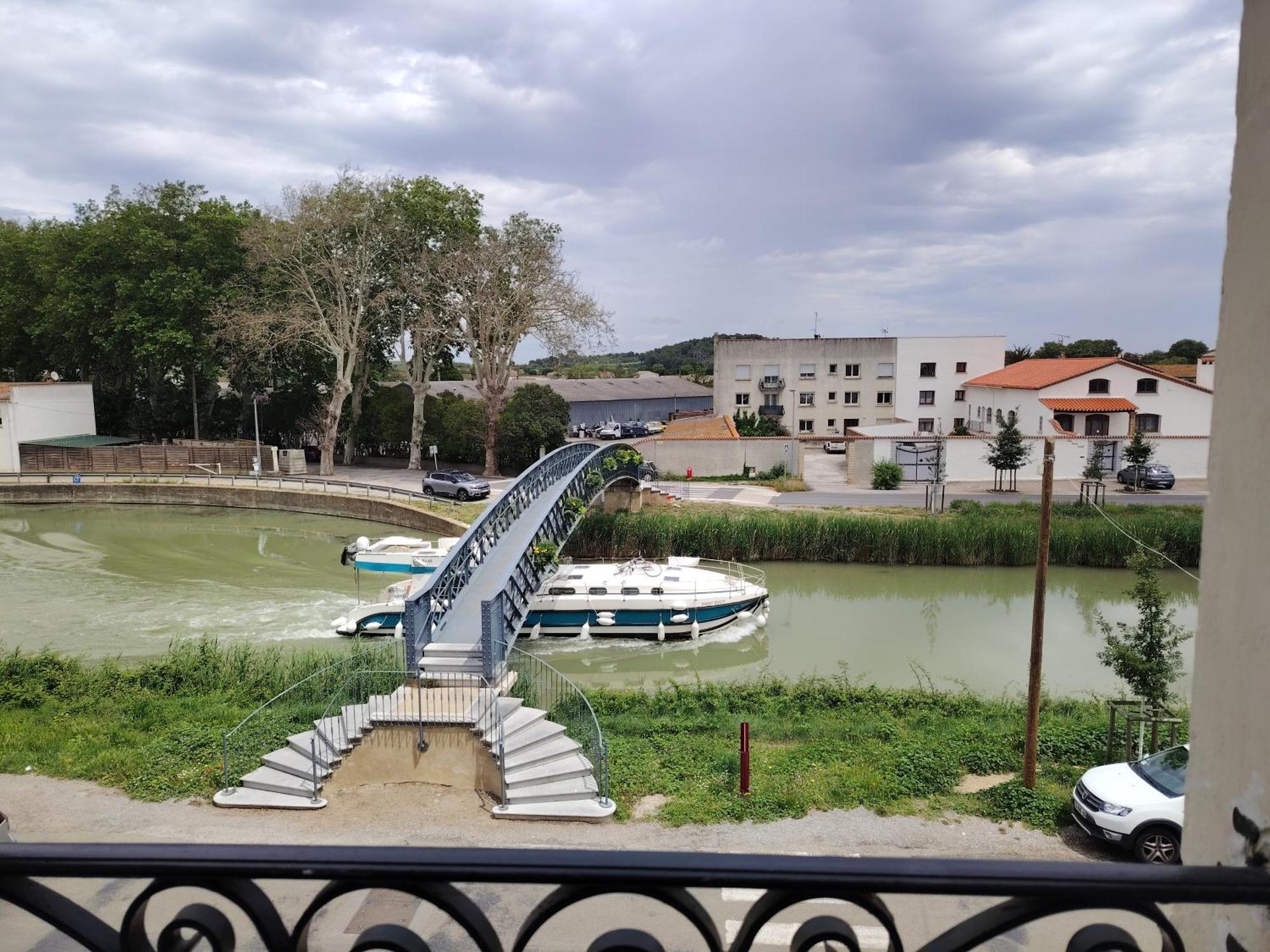 Les Volets Bleus Bed & Breakfast Salleles-d'Aude Ngoại thất bức ảnh