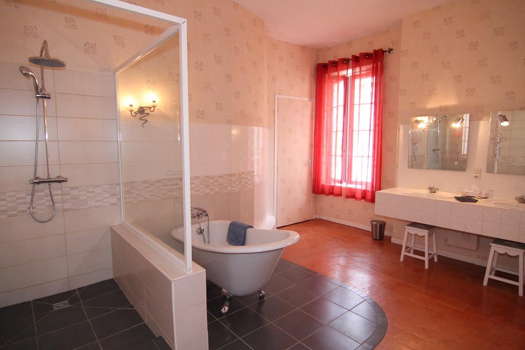 Les Volets Bleus Bed & Breakfast Salleles-d'Aude Ngoại thất bức ảnh